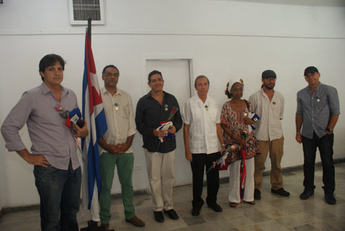 Personalidades del cine reciben la distinción por la Cultural Nacional