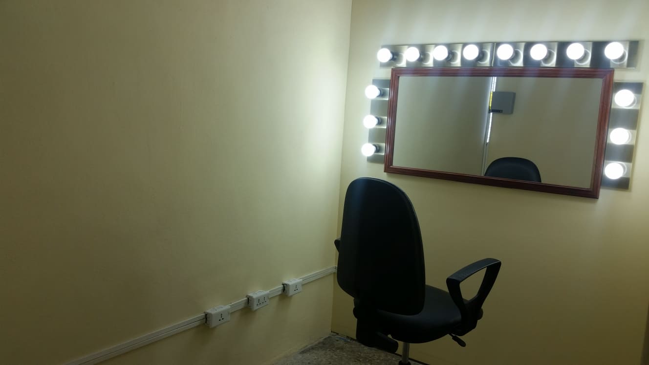 Nueva librería y estudio multipropósito