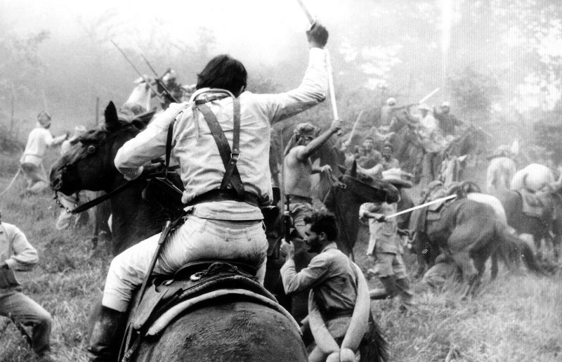 La primera carga al machete