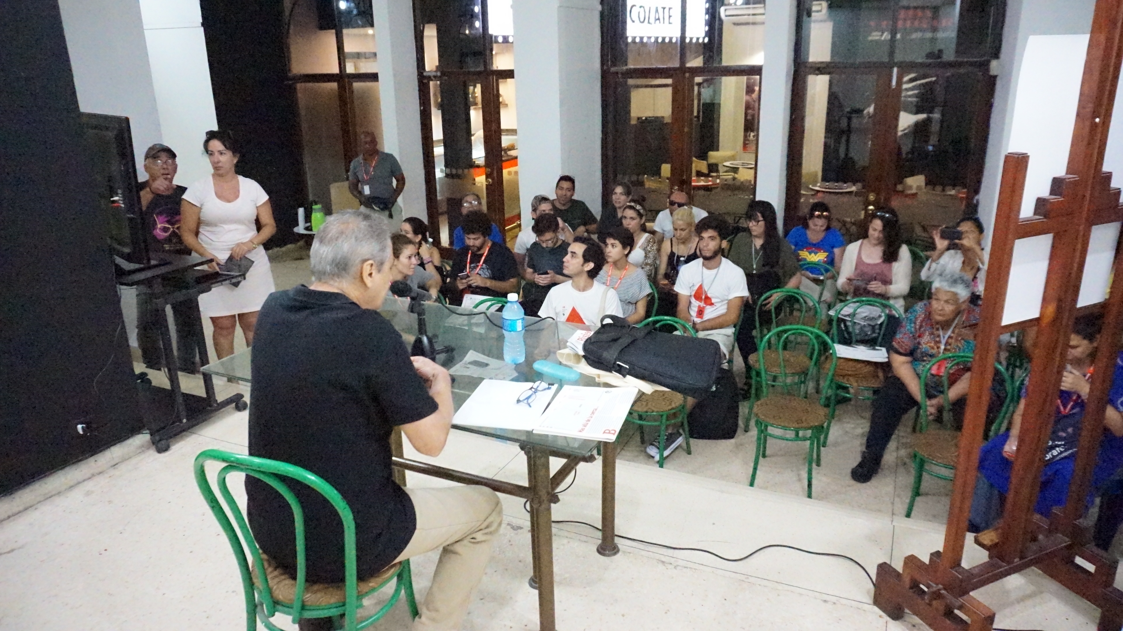 Senel Paz al habla con los participantes del evento. Fotos: Yoan Ramos